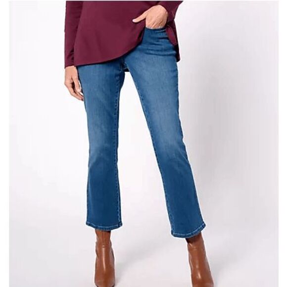 Belle by Kim Gravel Womens Size 6 Petite TripleLuxe Denim Kick Flare Jeans Blue - Picture 1 of 4